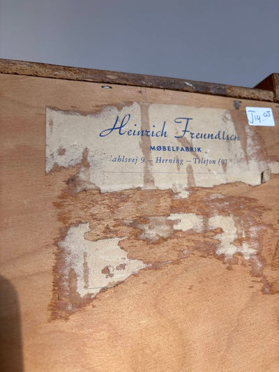 
                  
                    Vintage boekenkast hoog eiken - LOUI.STORE
                  
                