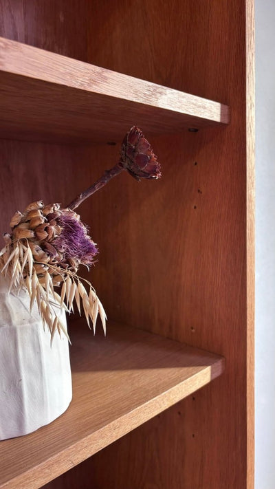 
                  
                    Vintage boekenkast hoog eiken - LOUI.STORE
                  
                