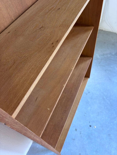 
                  
                    Vintage boekenkast hoog eiken - LOUI.STORE
                  
                