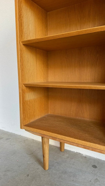 
                  
                    Vintage boekenkast Hundevad eiken - LOUI.STORE
                  
                