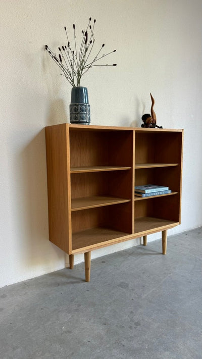 
                  
                    Vintage boekenkast Hundevad eiken - LOUI.STORE
                  
                