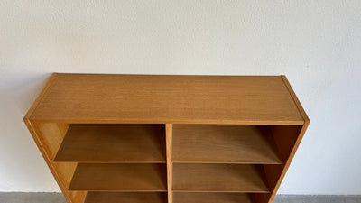 
                  
                    Vintage boekenkast Hundevad eiken - LOUI.STORE
                  
                