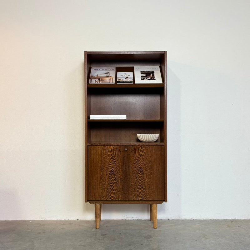 Vintage boekenkast Hundevad in Wenger met display - LOUI.STORE