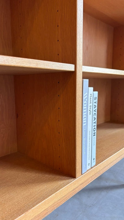 
                  
                    Vintage boekenkast Karl Andersson eiken - LOUI.STORE
                  
                