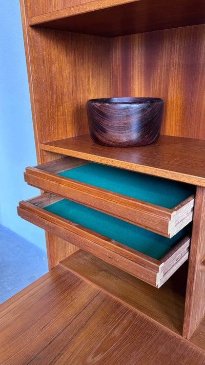 
                  
                    Vintage boekenkast klep teak 180cm - LOUI.STORE
                  
                