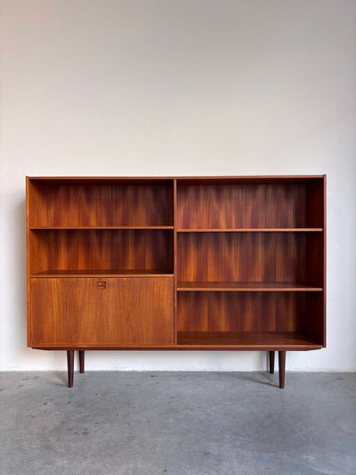 
                  
                    Vintage boekenkast klep teak 180cm - LOUI.STORE
                  
                
