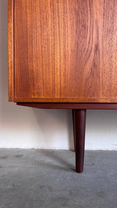 
                  
                    Vintage boekenkast klep teak 180cm - LOUI.STORE
                  
                