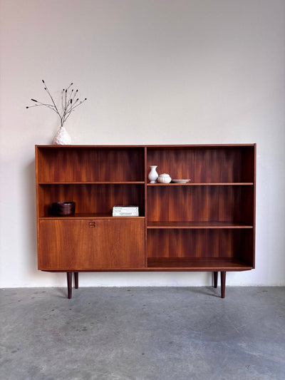 
                  
                    Vintage boekenkast klep teak 180cm - LOUI.STORE
                  
                