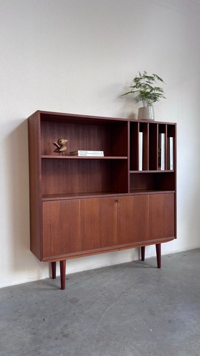 
                  
                    Vintage boekenkast klep + vakken - LOUI.STORE
                  
                