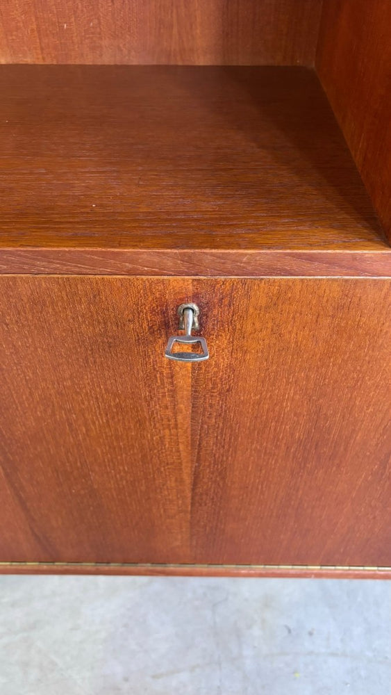 
                  
                    Vintage boekenkast klep + vakken - LOUI.STORE
                  
                