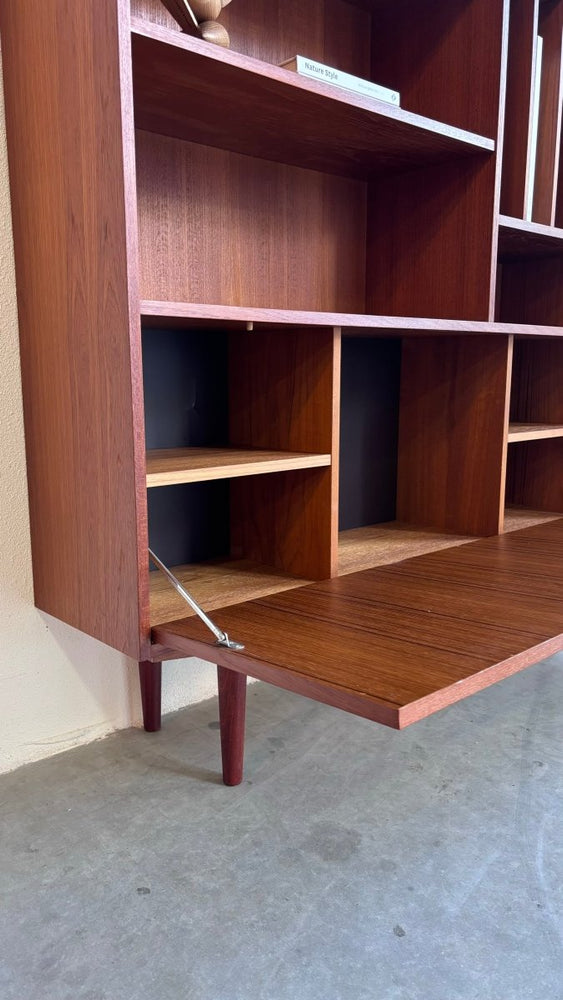 
                  
                    Vintage boekenkast klep + vakken - LOUI.STORE
                  
                