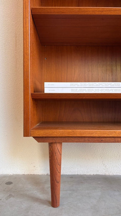 
                  
                    Vintage boekenkast lp vakken - LOUI.STORE
                  
                
