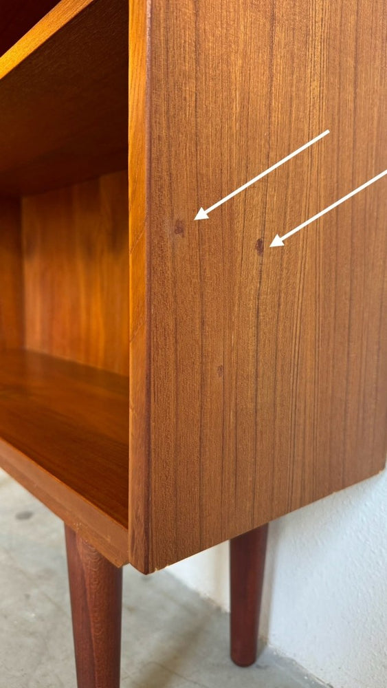 
                  
                    Vintage boekenkast met glazen deurtjes teak - LOUI.STORE
                  
                