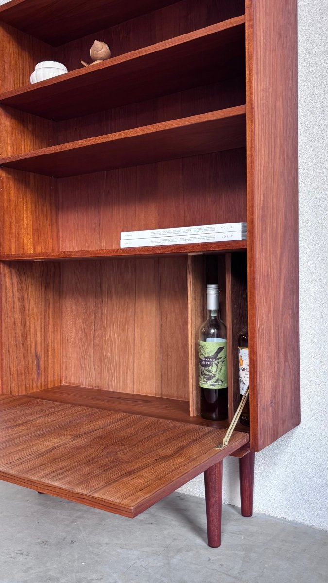 
                  
                    Vintage boekenkast met klep - LOUI.STORE
                  
                