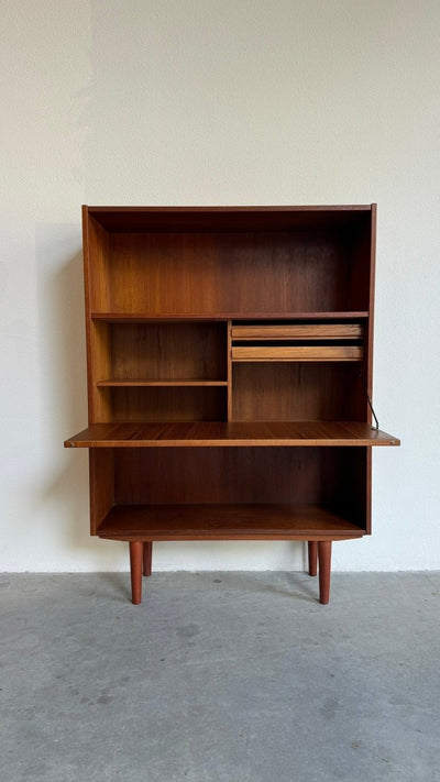 
                  
                    Vintage boekenkast met klep teak - LOUI.STORE
                  
                