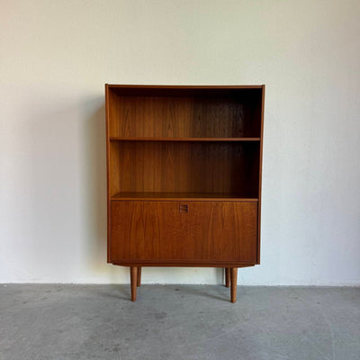 
                  
                    Vintage boekenkast met klep teak - LOUI.STORE
                  
                