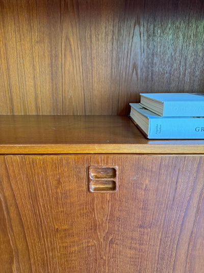 
                  
                    Vintage boekenkast met klep teak - LOUI.STORE
                  
                