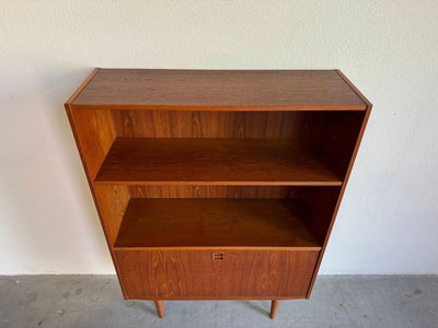 
                  
                    Vintage boekenkast met klep teak - LOUI.STORE
                  
                