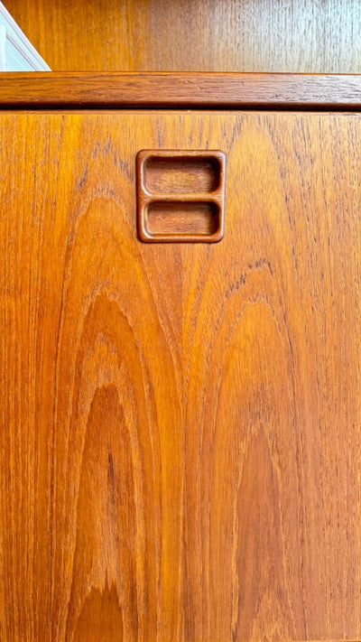 
                  
                    Vintage boekenkast met klep teak - LOUI.STORE
                  
                