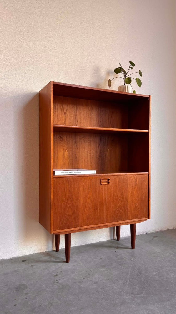 
                  
                    Vintage boekenkast met klep teak - LOUI.STORE
                  
                