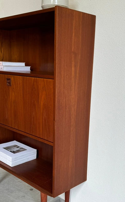 
                  
                    Vintage boekenkast met klep teak - LOUI.STORE
                  
                