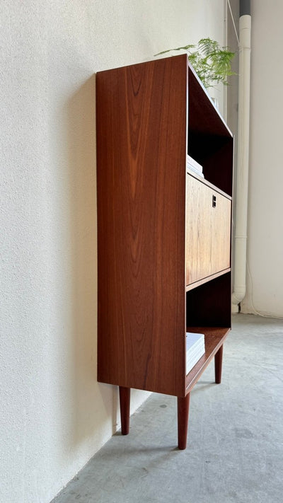 
                  
                    Vintage boekenkast met klep teak - LOUI.STORE
                  
                