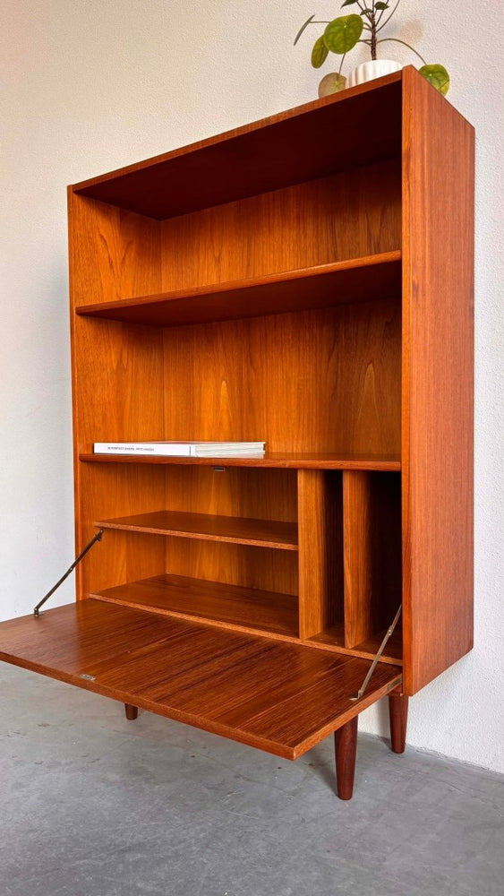 
                  
                    Vintage boekenkast met klep teak - LOUI.STORE
                  
                