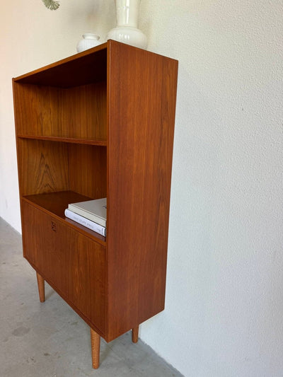 
                  
                    Vintage boekenkast met klep teak - LOUI.STORE
                  
                
