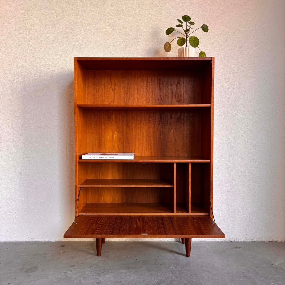 
                  
                    Vintage boekenkast met klep teak - LOUI.STORE
                  
                