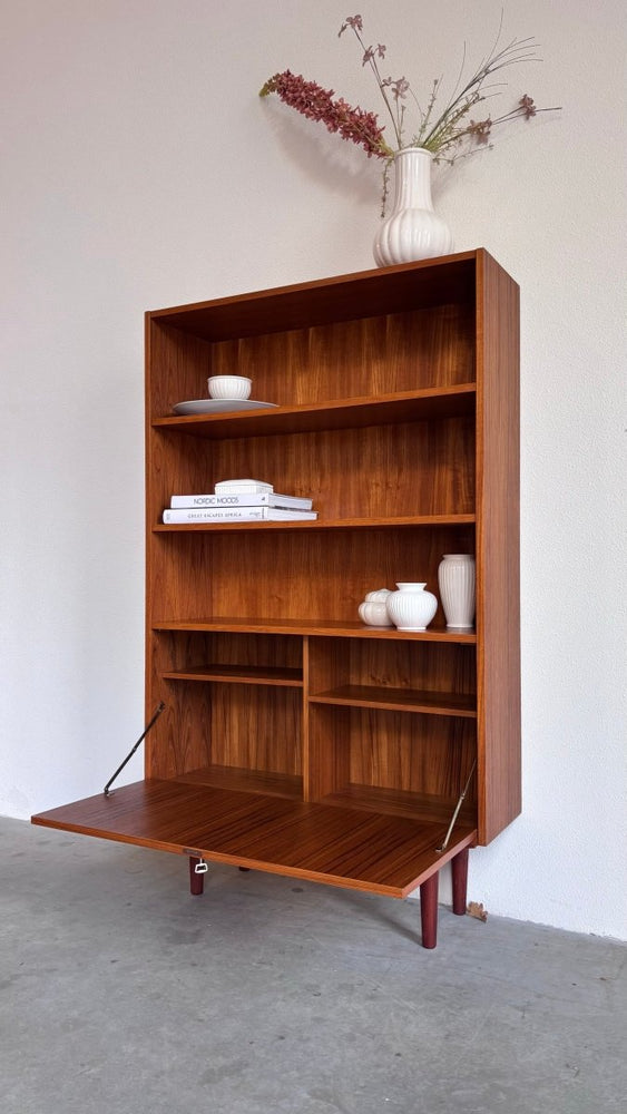 
                  
                    Vintage boekenkast met klep teak - LOUI.STORE
                  
                