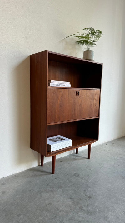 
                  
                    Vintage boekenkast met klep teak - LOUI.STORE
                  
                
