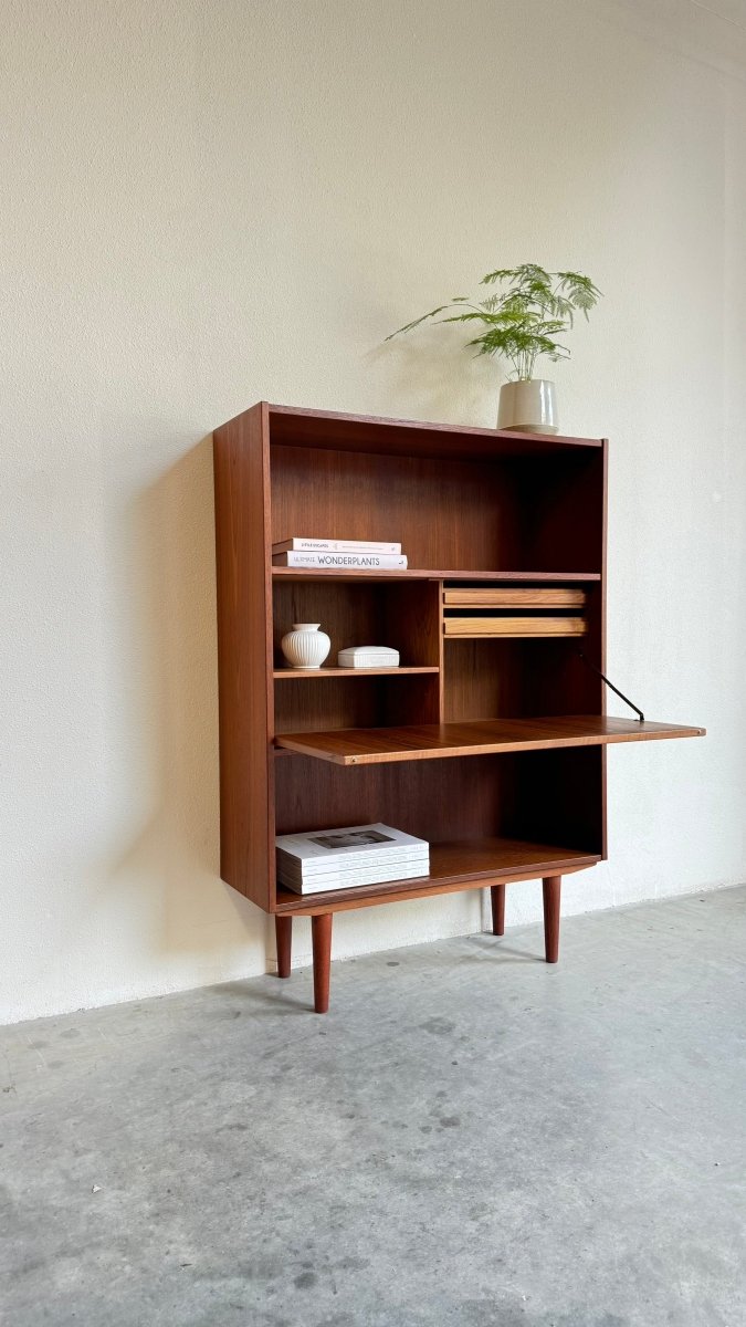
                  
                    Vintage boekenkast met klep teak - LOUI.STORE
                  
                