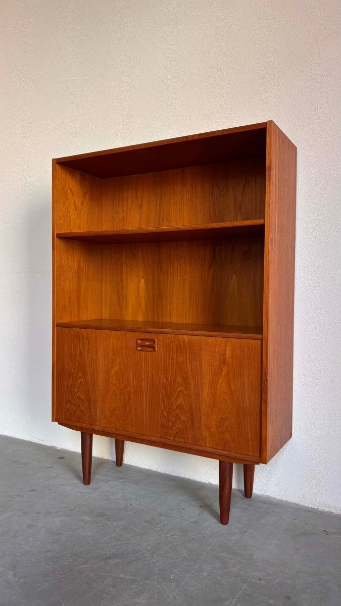 
                  
                    Vintage boekenkast met klep teak - LOUI.STORE
                  
                