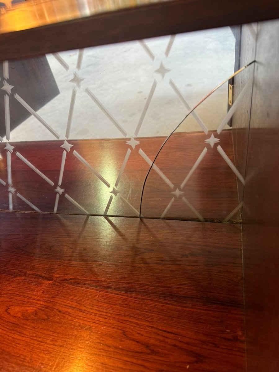 
                  
                    Vintage boekenkast met licht en bar - palissander - LOUI.STORE
                  
                