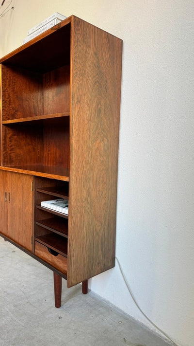 
                  
                    Vintage boekenkast met licht en bar - palissander - LOUI.STORE
                  
                