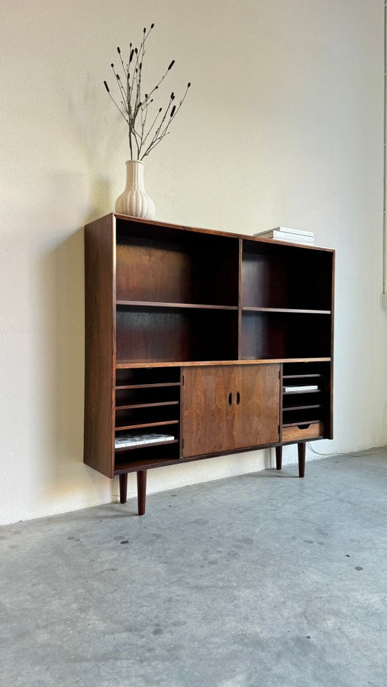 
                  
                    Vintage boekenkast met licht en bar - palissander - LOUI.STORE
                  
                