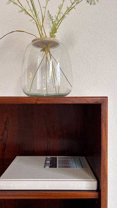 
                  
                    Vintage boekenkast met schuifdeuren palissander - LOUI.STORE
                  
                