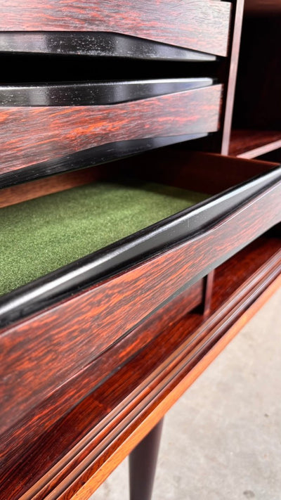 
                  
                    Vintage boekenkast met schuifdeuren palissander - LOUI.STORE
                  
                