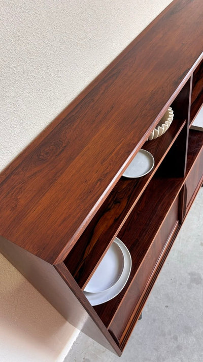 
                  
                    Vintage boekenkast met schuifdeuren palissander - LOUI.STORE
                  
                