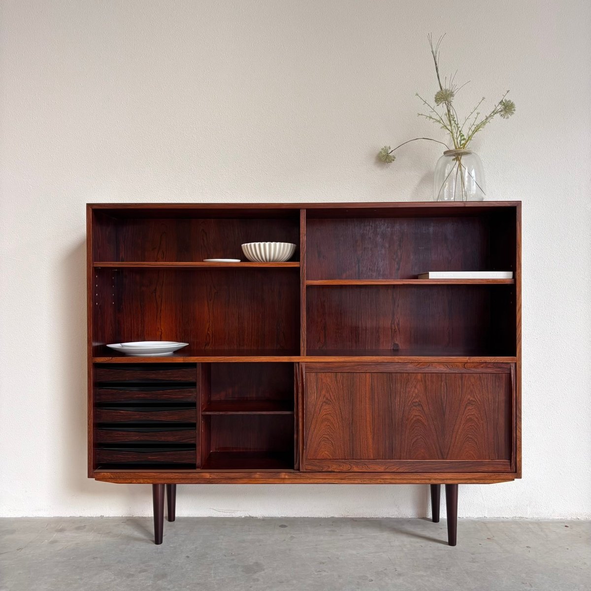 Vintage boekenkast met schuifdeuren palissander - LOUI.STORE