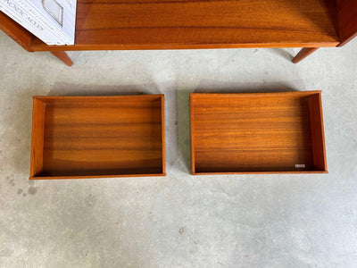 
                  
                    Vintage boekenkast open lades - LOUI.STORE
                  
                