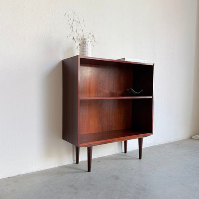 
                  
                    Vintage boekenkast palissander klein - LOUI
                  
                