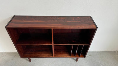 
                  
                    Vintage boekenkast palissander met vinyl compartment - LOUI.STORE
                  
                