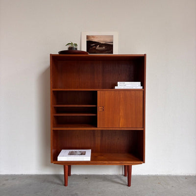 
                  
                    Vintage boekenkast schuifdeuren teak - LOUI.STORE
                  
                