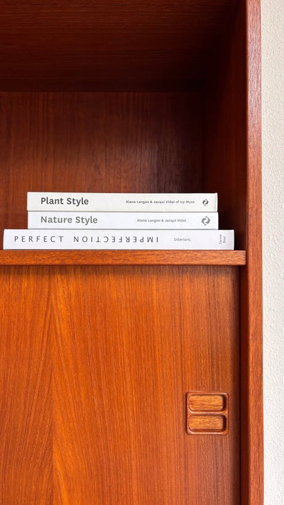 
                  
                    Vintage boekenkast schuifdeuren teak - LOUI.STORE
                  
                