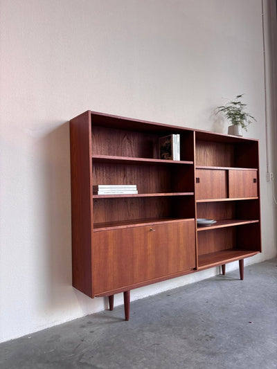 Vintage boekenkast schuifdeur+klep teak - LOUI.STORE