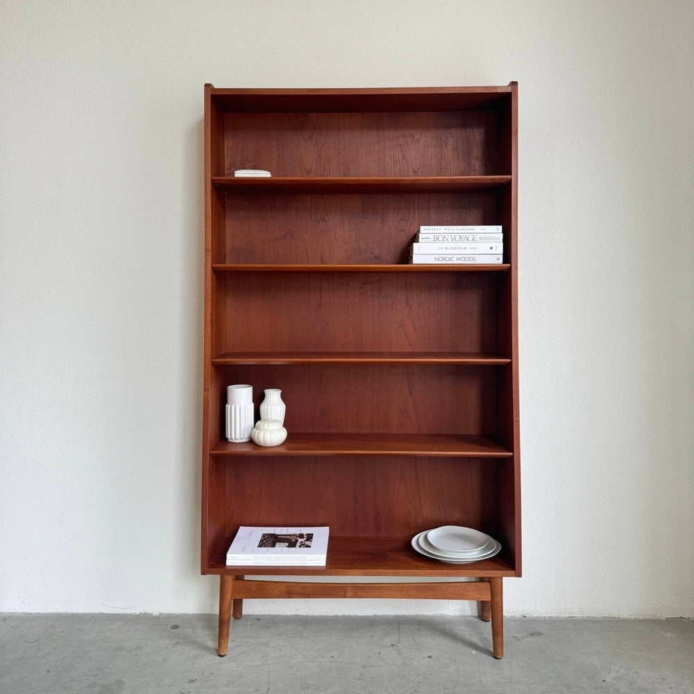 Vintage boekenkast taps teak - LOUI.STORE