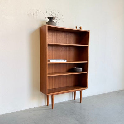 
                  
                    Vintage boekenkast teak - LOUI
                  
                