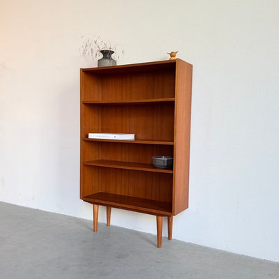 
                  
                    Vintage boekenkast teak - LOUI
                  
                