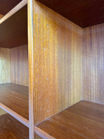 
                  
                    Vintage boekenkast teak - LOUI.STORE
                  
                